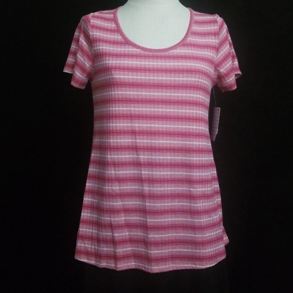 NWT S LULAROE Classic T